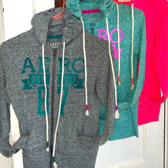 • BUNDLE | THREE AEROPOSTALE SWEATSHIRTS • - Picture 2 of 12
